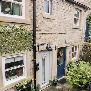 https://1-oakleys.yorkshirehotels.net