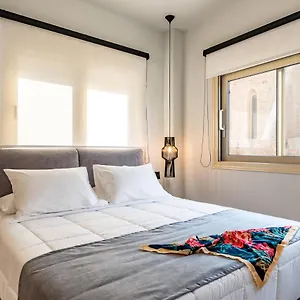 https://uranus.rethymnohotels.net